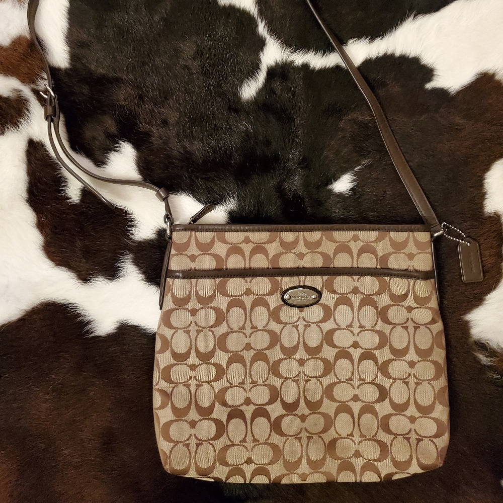 Coach Messenger Bag 💕